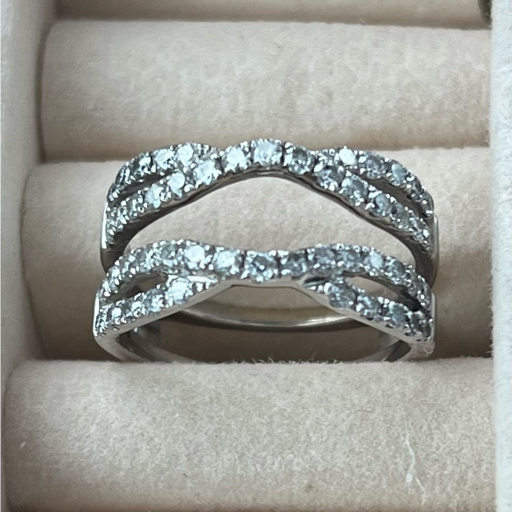 Zales Diamond Twist Split Shank Solitaire
Enhancer